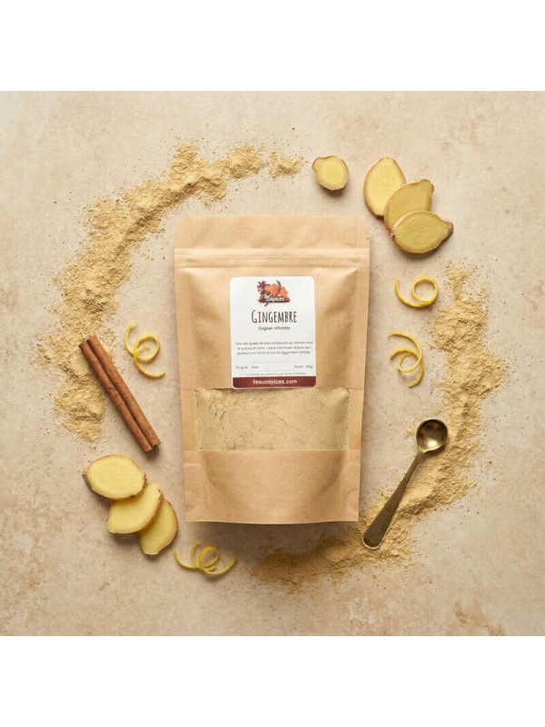 sachet de poudre de gingembre sur table