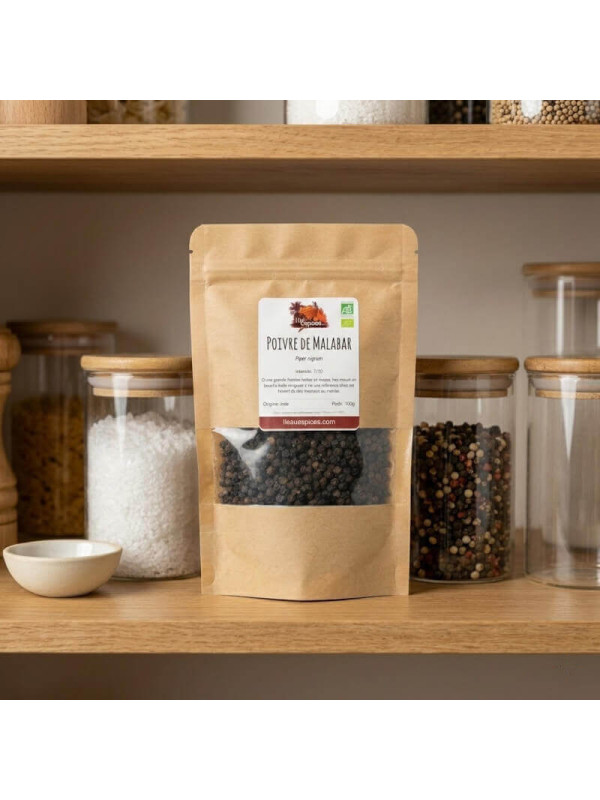 sachet de poivre de malabar sur étagère