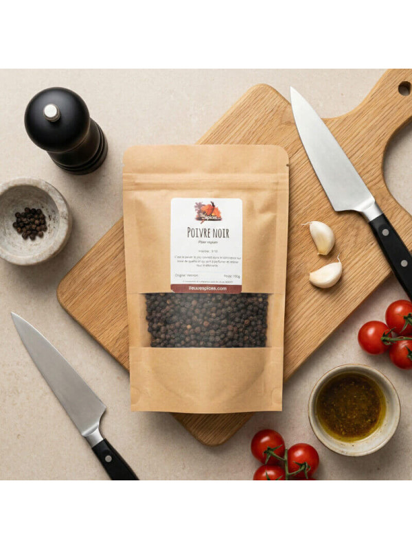 sachet de poivre noir sur table