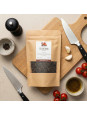 sachet de poivre noir sur table