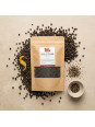 sachet de poivre de sarawak sur la table