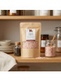 sachet de sel rose sur étagère