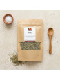 sachet de romarin séché sur table