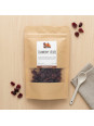 sachet de cranberries séchées sur table