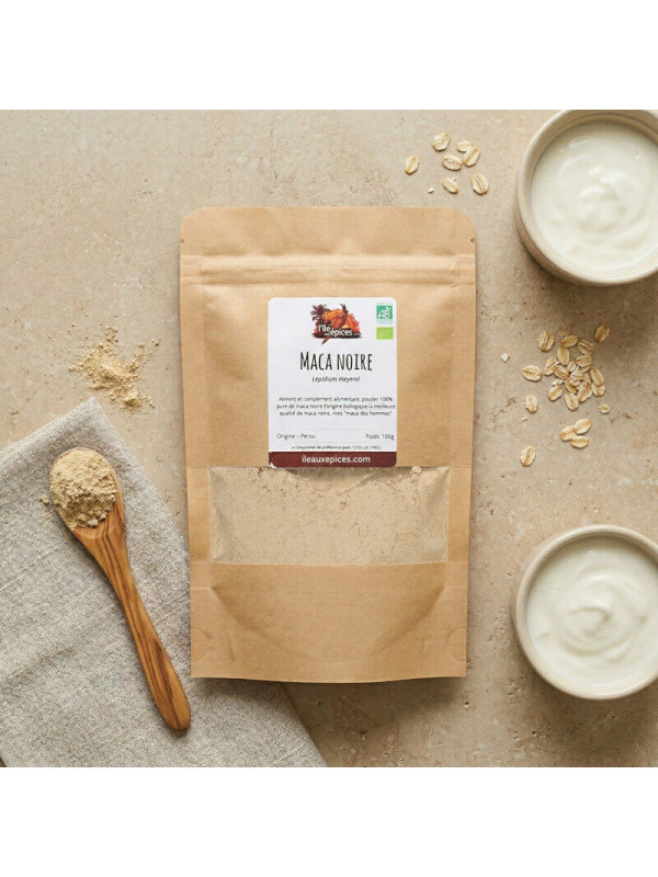 sachet de maca noire sur table