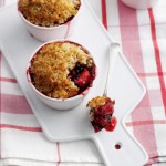 Recette du crumble aux fruits rouges cardamome et pistaches