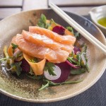 sashimis de saumon au poivre et sil timur