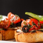 bruschetta tomate mozza ail noir
