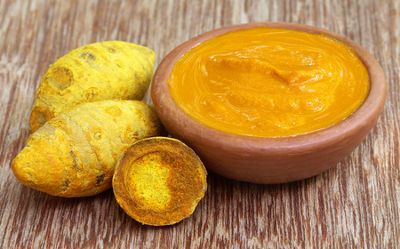 dentifrice au curcuma pour blanchir les dents