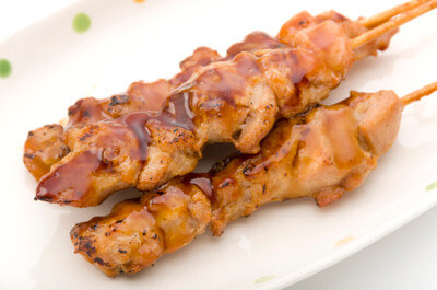 Brochettes de poulet Yakitori japonaises Brochettes de poulet Yakitori japonaises
