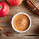 la cannelle pour bébé pour aromatiser une compote